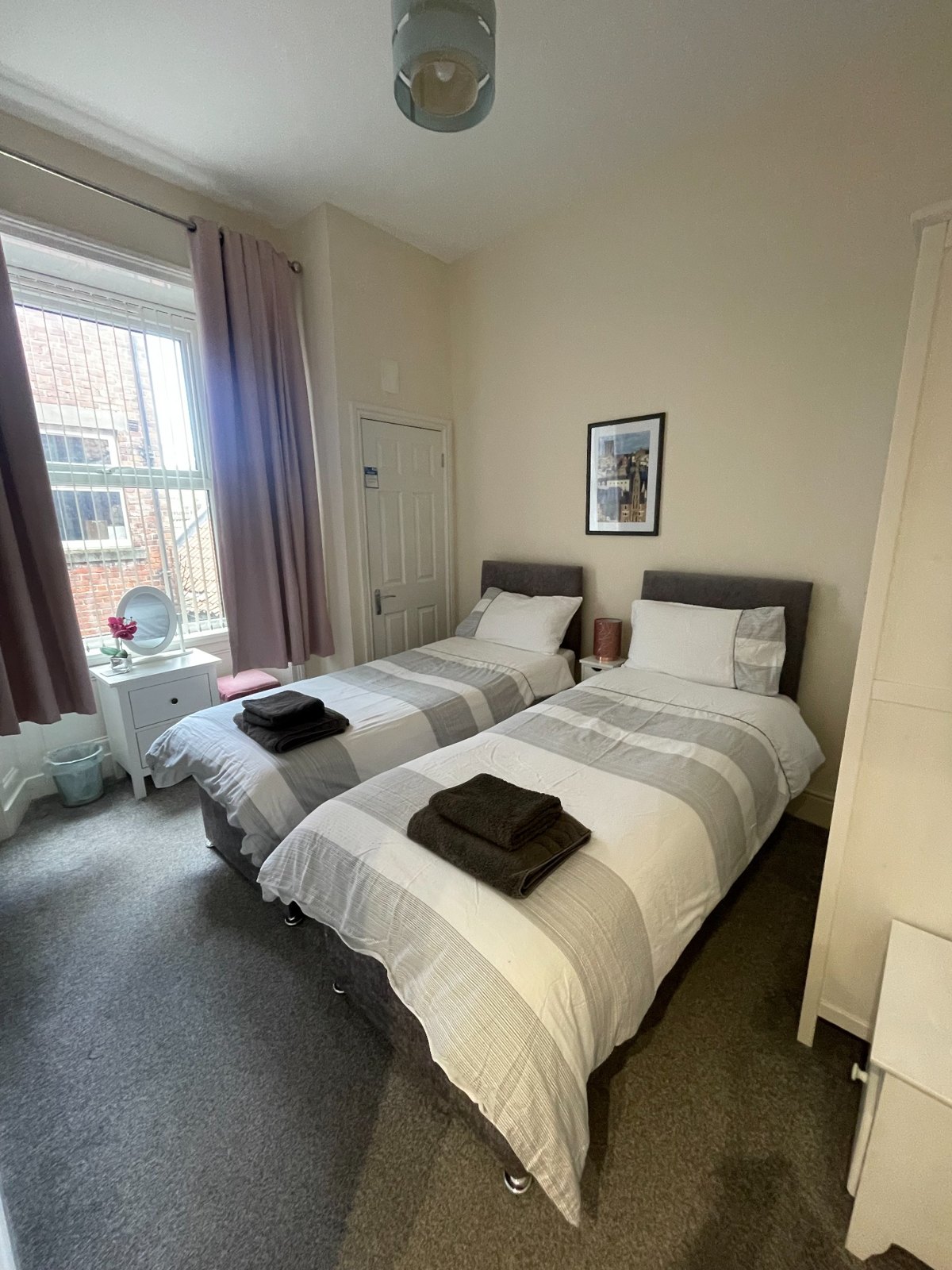 Twin bedroom